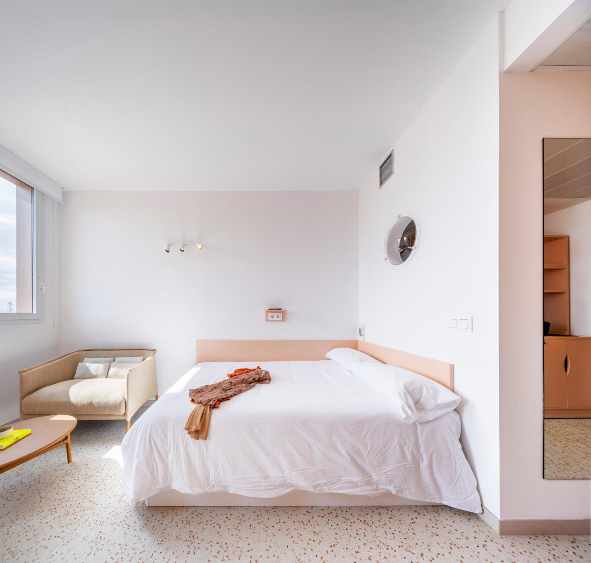 Loop Homes Tower Hotel 3*