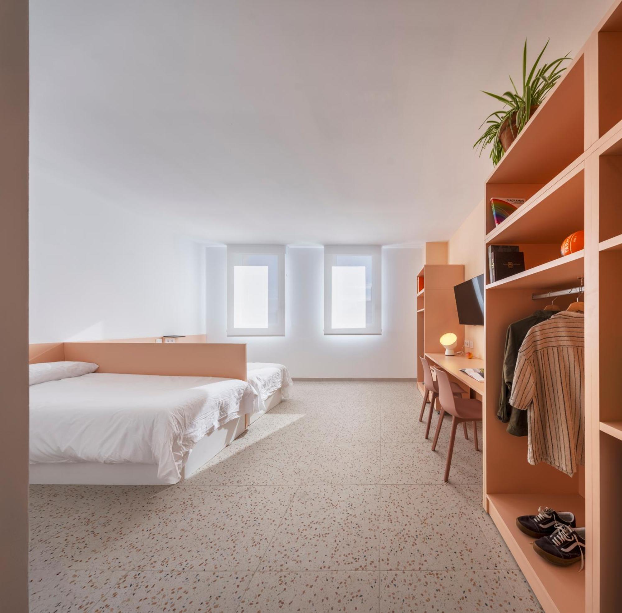 Loop Homes Tower Hotel 3*